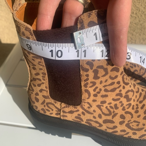 Lucky Brand lug sole animal print cheetah suede Chelsea boots size 6.5M - Picture 15 of 16